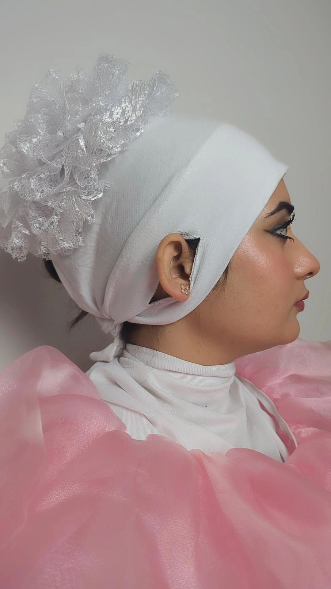 Ear Open Ruffle Bonnet Volumizer (Khopa)